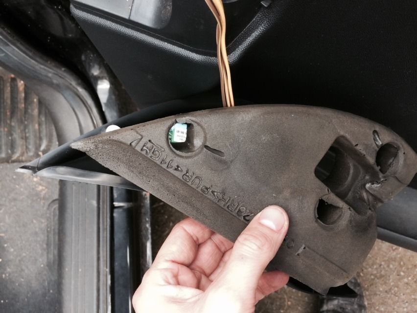 removing & refitting a corsa c ignition barrel, boot lock & driver door